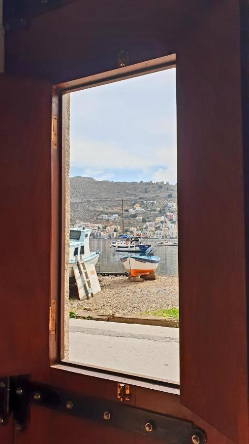 Traditional Seafront Apartment Symi Exterior foto