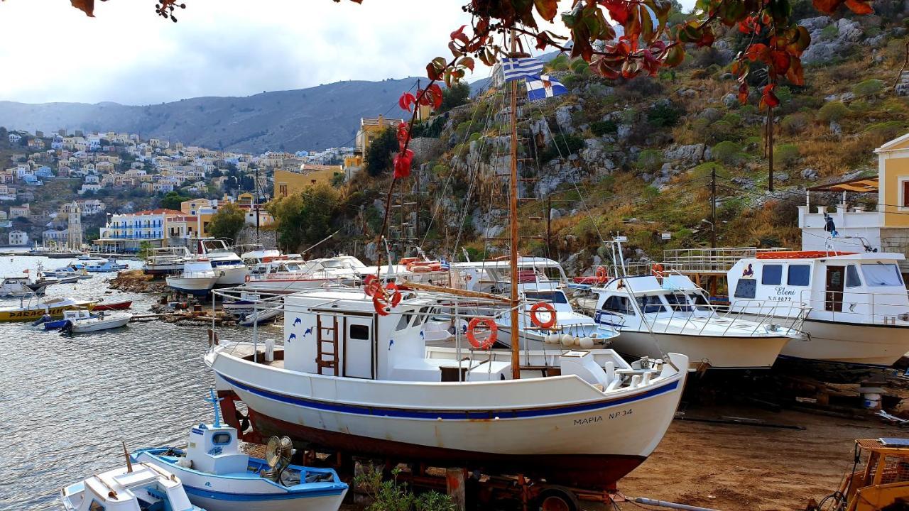 Traditional Seafront Apartment Symi Exterior foto
